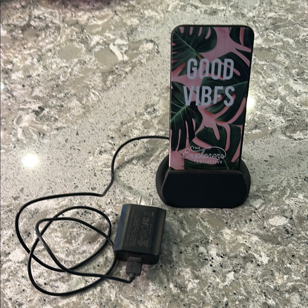 Wireless Charger with Pink and Black Design, UL Certified